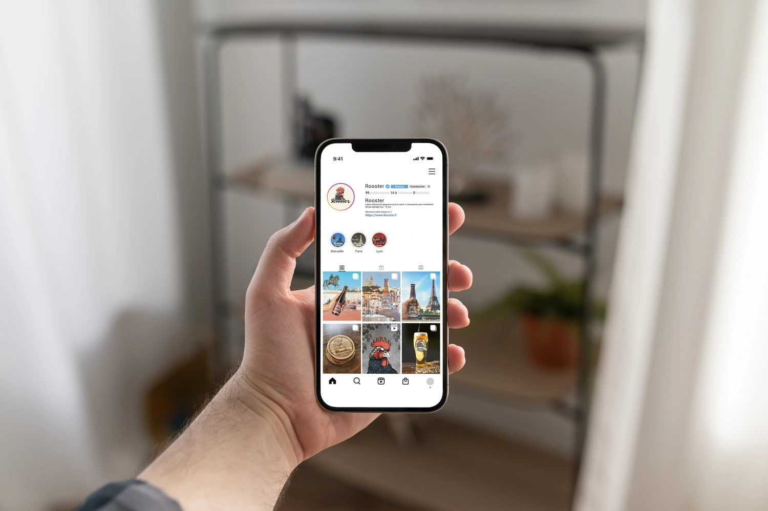 Compte Instagram Rooster affiché sur un smartphone